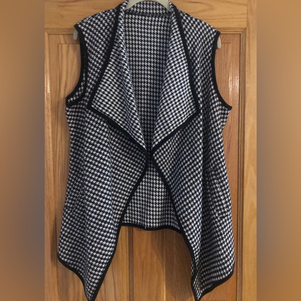 Trezo Houndstooth Black White Open Vest OS